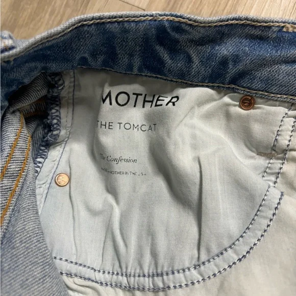 MOTHER Superior The Tomcat Distressed Straight Leg
Jeans In The Confession 26 - Picture 7 of 10